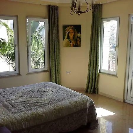 Private 3 Bedrooms Gold City 阿拉尼亚
