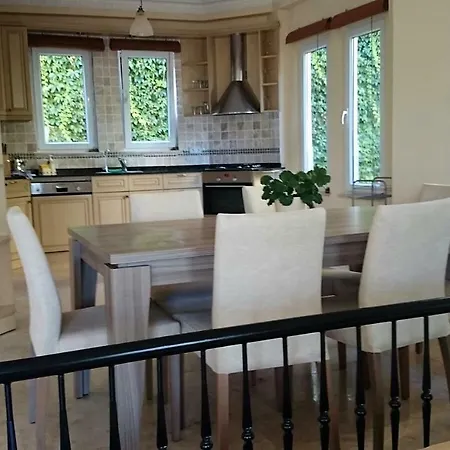 Private 3 Bedrooms Gold City فيلة *
